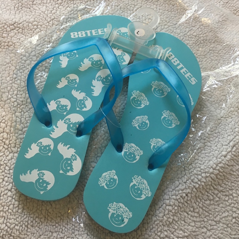 🤙🏽88 Tees flip flops / Slippahs !!