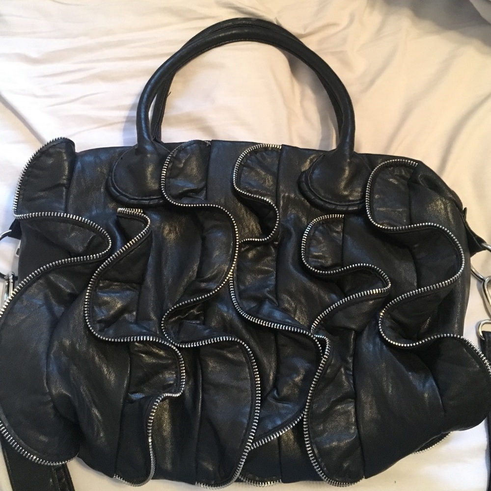 Steve Madden - Stylish Black Handbag
