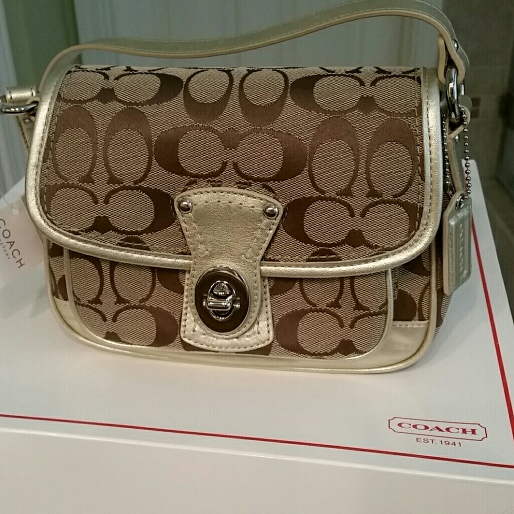 NWT COACH PURSE SMALL LOGO TAN