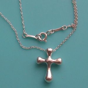 Elsa Peretti small cross necklace