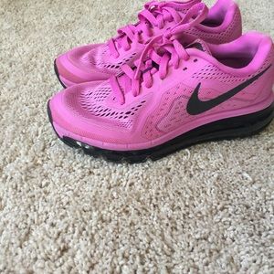 Womans Nike AirMax Fuchsia Size 7