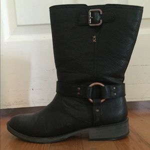 Short Black Boots