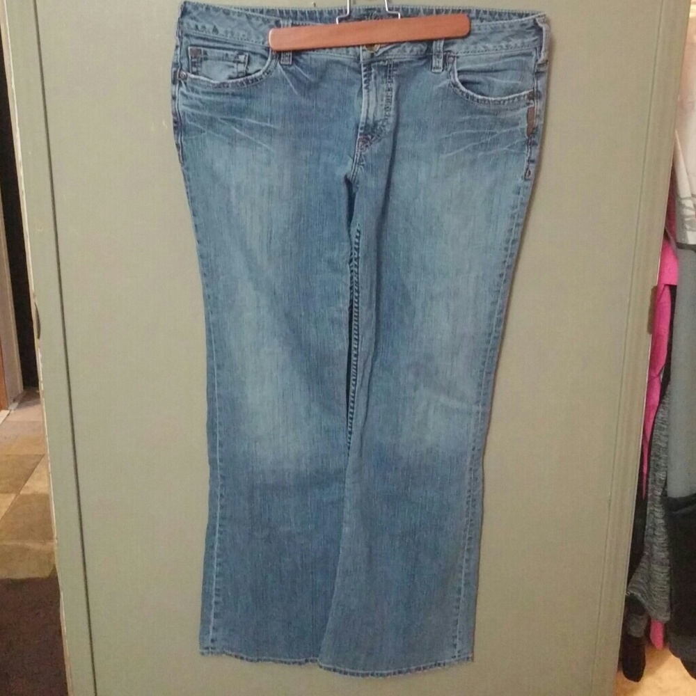 Silver jeans. Size 36 waist. 33 inseam.