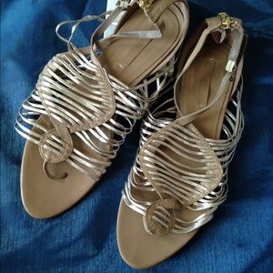 🎉Zara strappy thong leather sandals