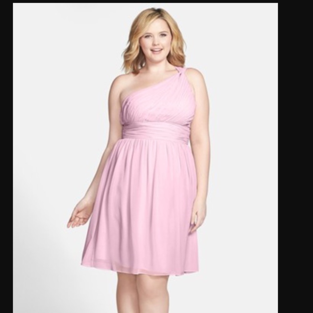 Donna Morgan- Rhea One shoulder chiffon dress