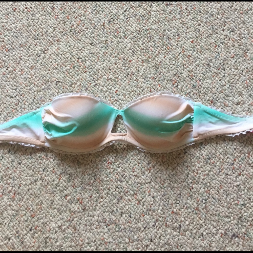 Victoria's Secret 32 D Bandeau Bikini Top