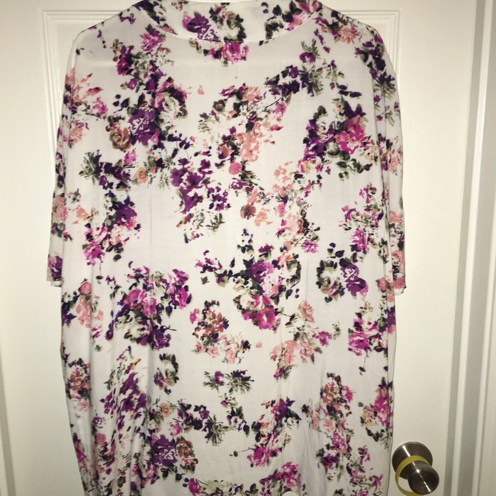 NWOT Short sleeve floral pocket kimono - Picture 4 of 6