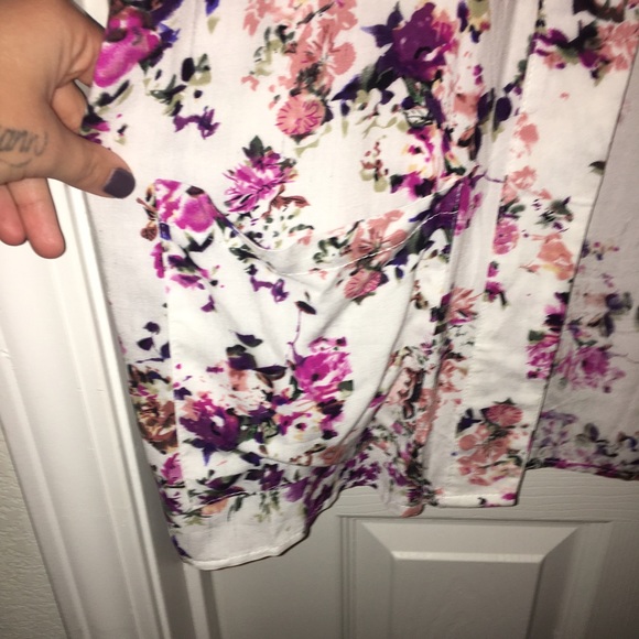 NWOT Short sleeve floral pocket kimono - Picture 2 of 6