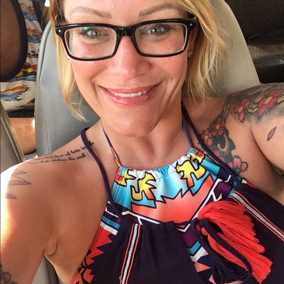 Meet your Posher, Kelly - Picture 2 of 2