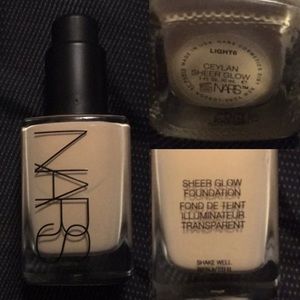 NARS Sheer Glow Foundation in Ceylan