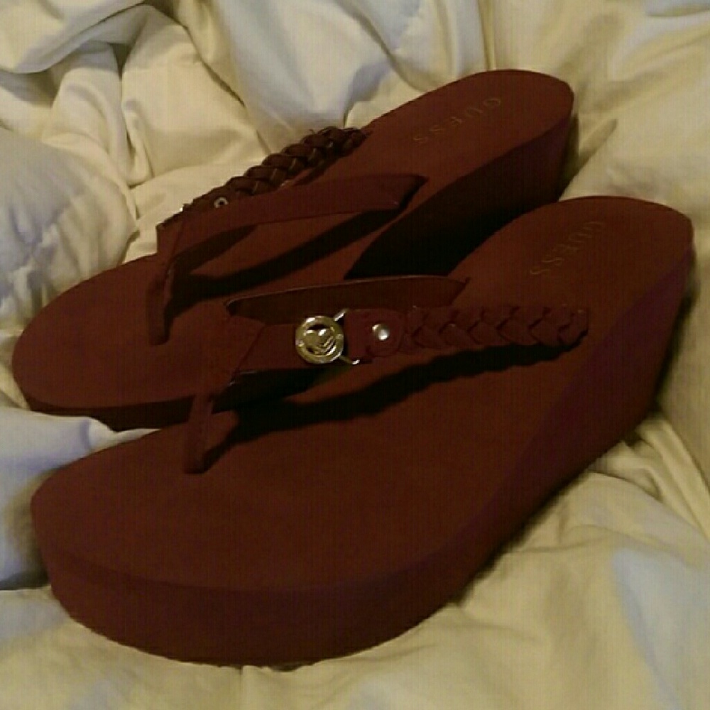 Maroon wedge flipflops