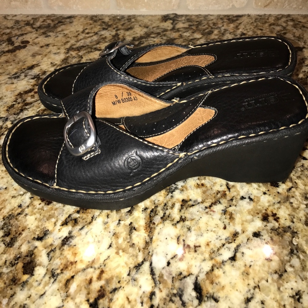 🌻 Born leather wedges.  Boho. 🌻