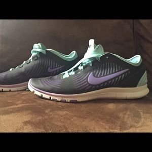 Size 9 Nike Free 3.0