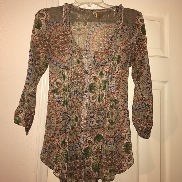 Cute tan designed blouse!! - Picture 1 of 3