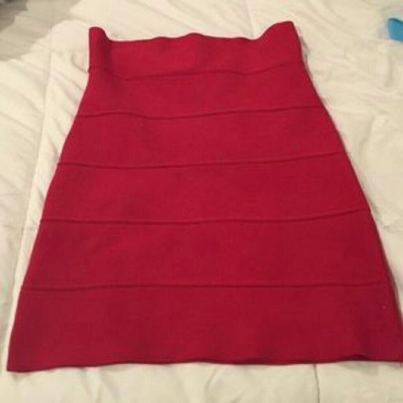 BCBG bandage raspberry mini skirt L sexy - Picture 2 of 4