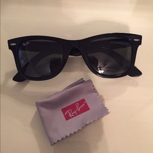 Ray-Ban Wayfarer Sunglasses