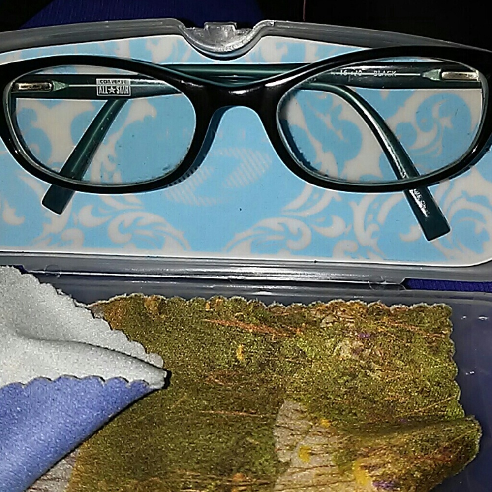 Girls converse glasses