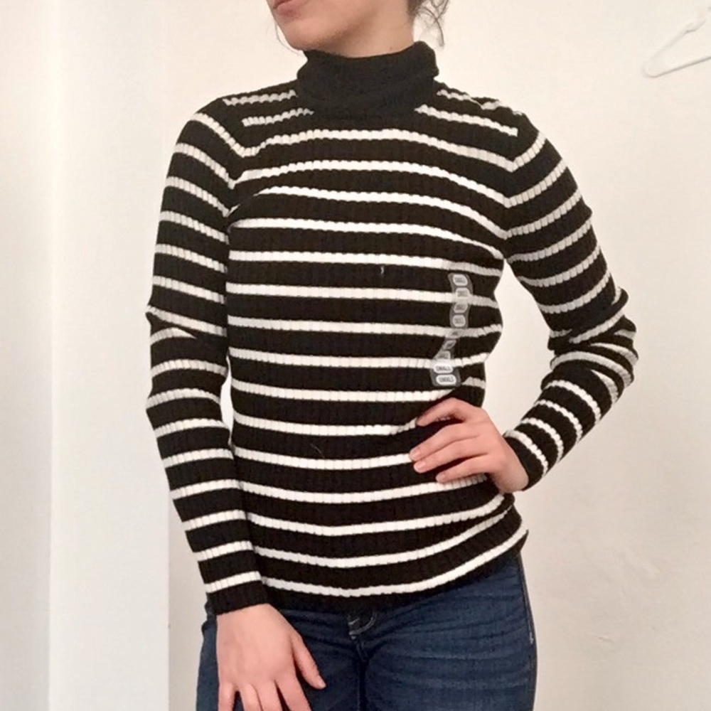 New w/ tags ribbed turtle neck