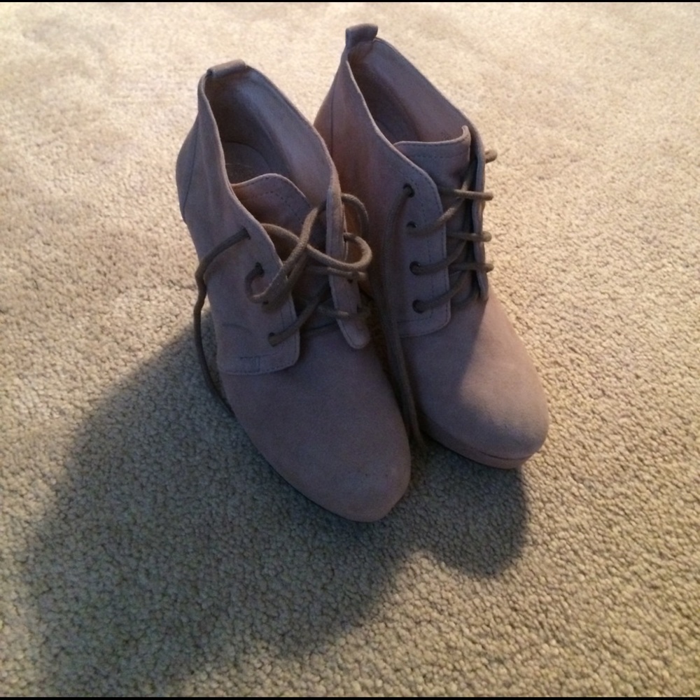 Vince Camuto Wedges