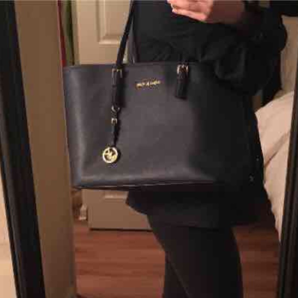 Michael kors navy blue tote, used less than 5 time