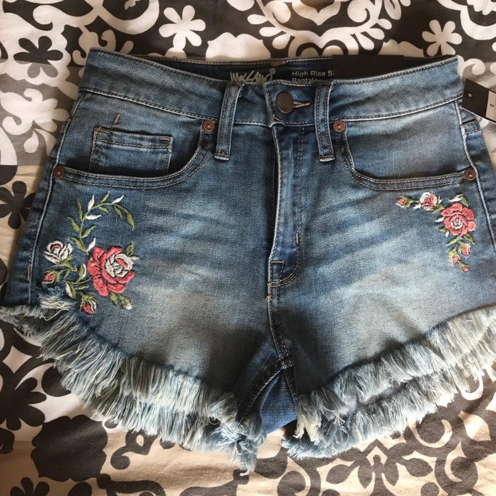 Cut off jean shorts
