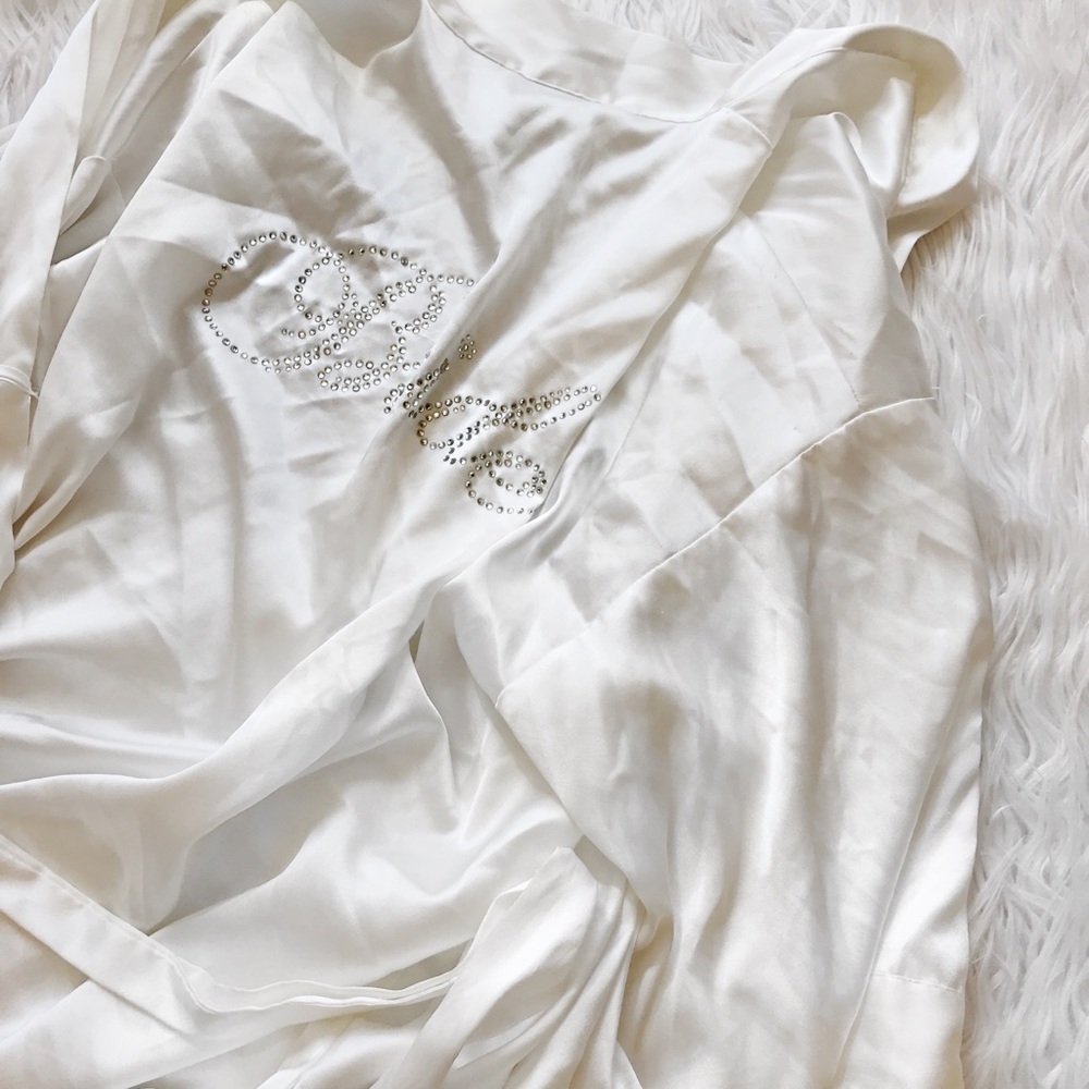 • Victoria's Secret • Satin Kimono Robe - Picture 5 of 6