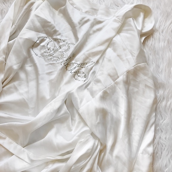 • Victoria's Secret • Satin Kimono Robe - Picture 5 of 6