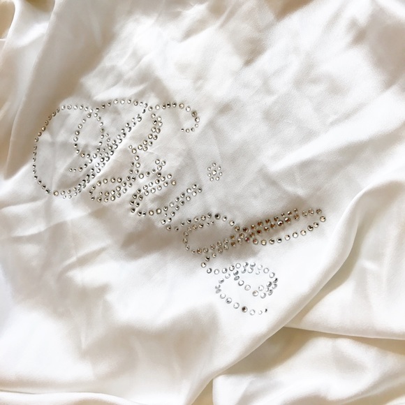 • Victoria's Secret • Satin Kimono Robe - Picture 6 of 6