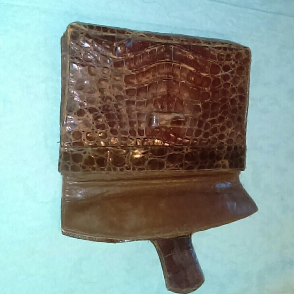 Vintage clutch...This clutch was my grandmother's. - Picture 3 of 7