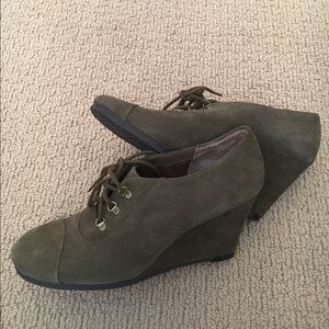 Aerosoles Olive green Suede shoes