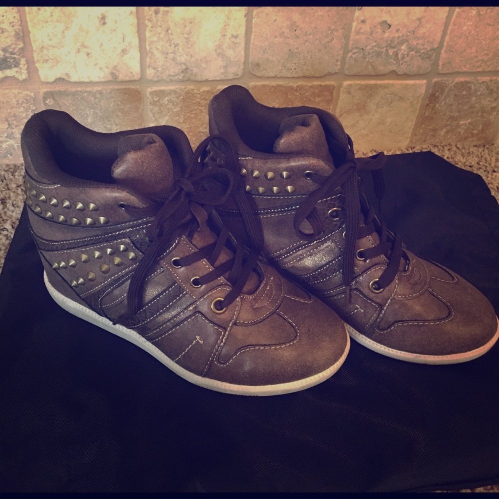 SODA Wedge lace up shoes Brown and Bronze