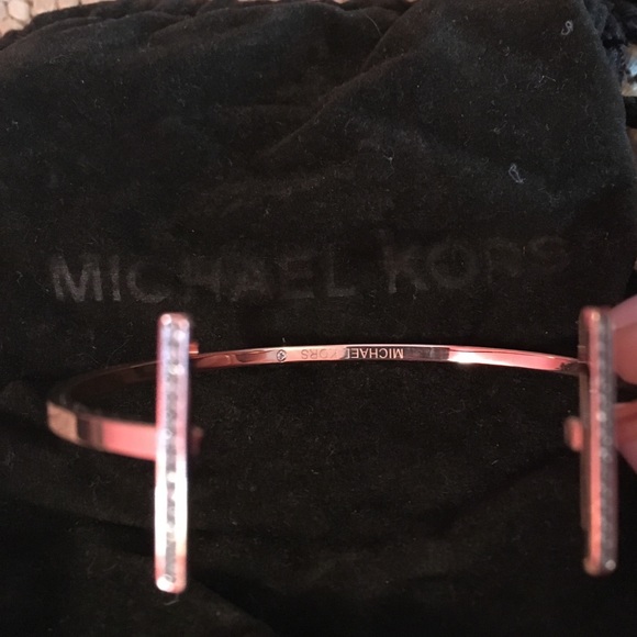 MICHAEL KORS rose gold bracelet. NWT - Picture 2 of 2