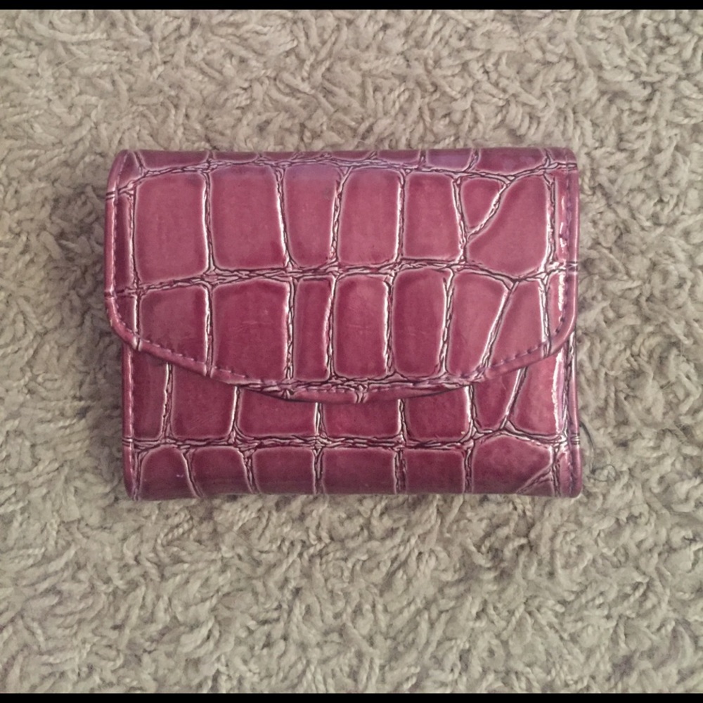 Fake alligator skin wallet