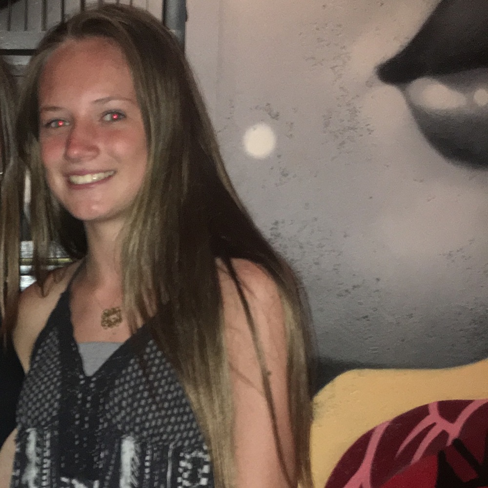 Meet your Posher, Elizabeth