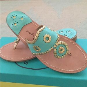 ☘️ BRAND NEW ☘️ Jack Rodgers Nantucket Gold