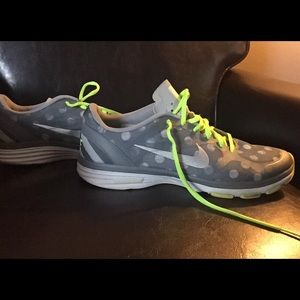 Nike Dual Fusion size 9