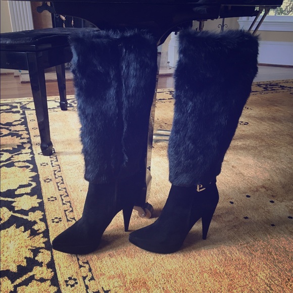 New, never worn Stuart Weitzman rabbit fur boots - Picture 1 of 4