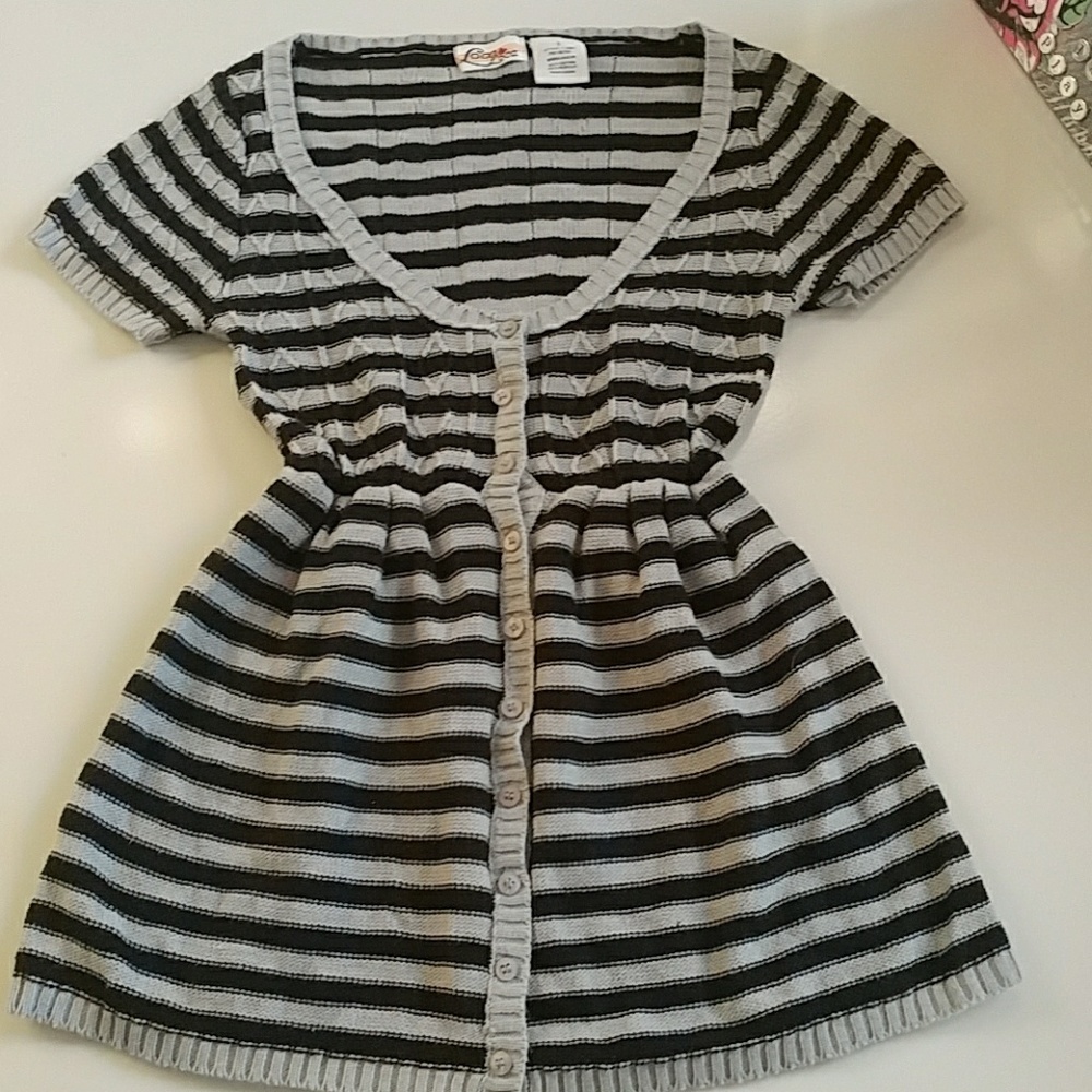 Loca Loca Small button down short sleeve sweater