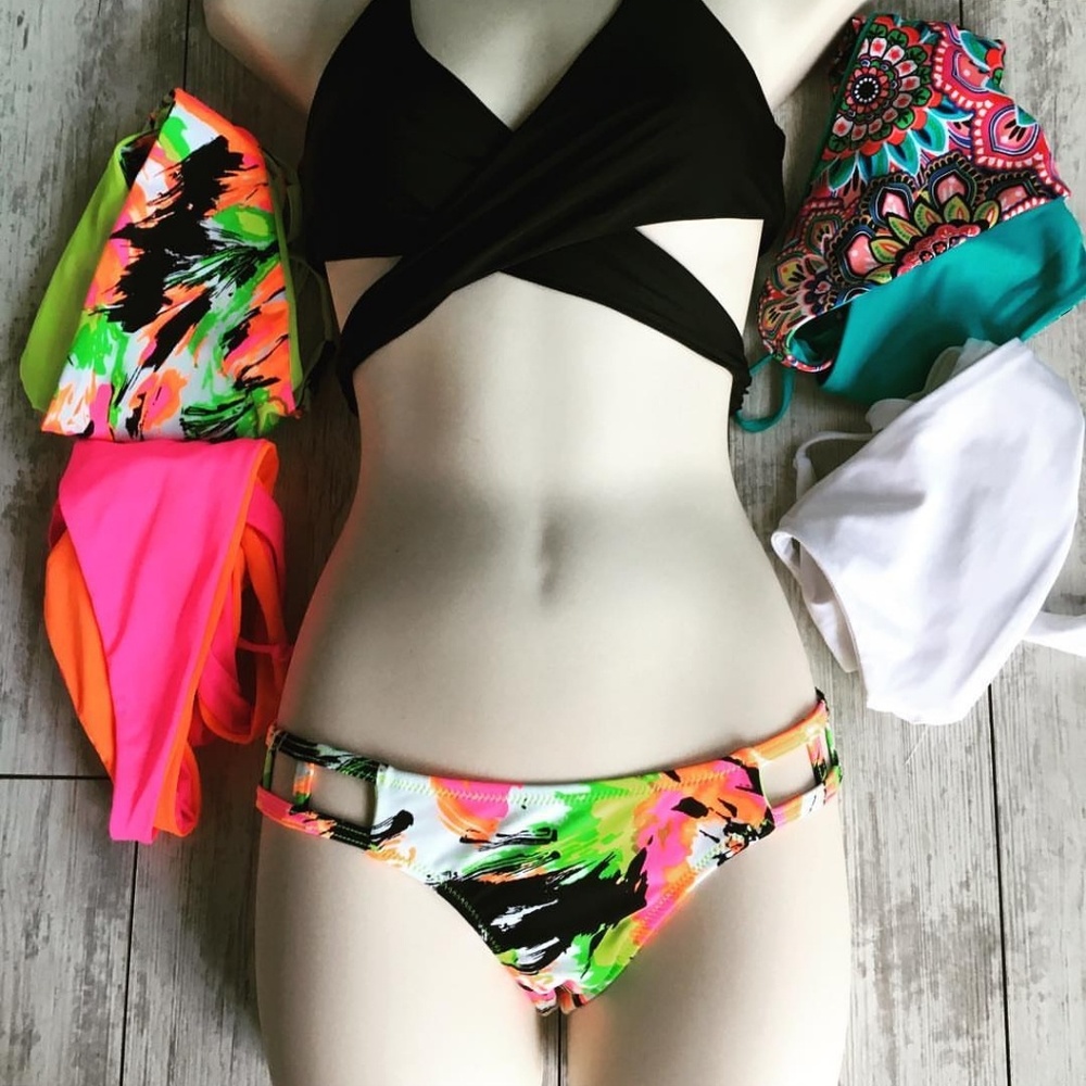 NWOT cutout Brazilian bikini bottoms