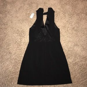 Choker Deep Neck Mini Black Dress