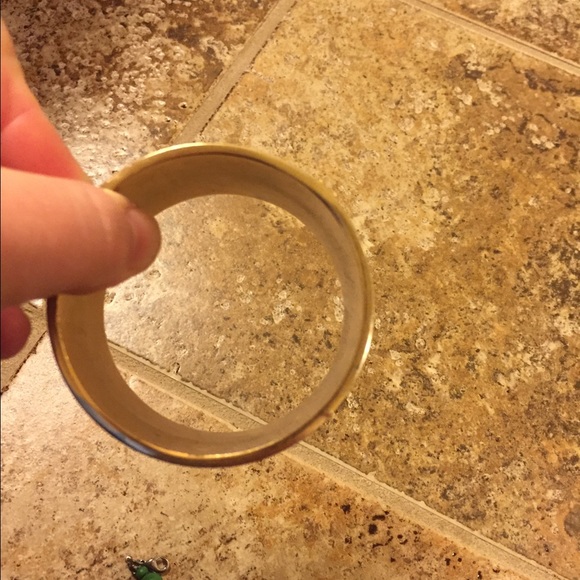 Tortoise shell bangle - Picture 2 of 2