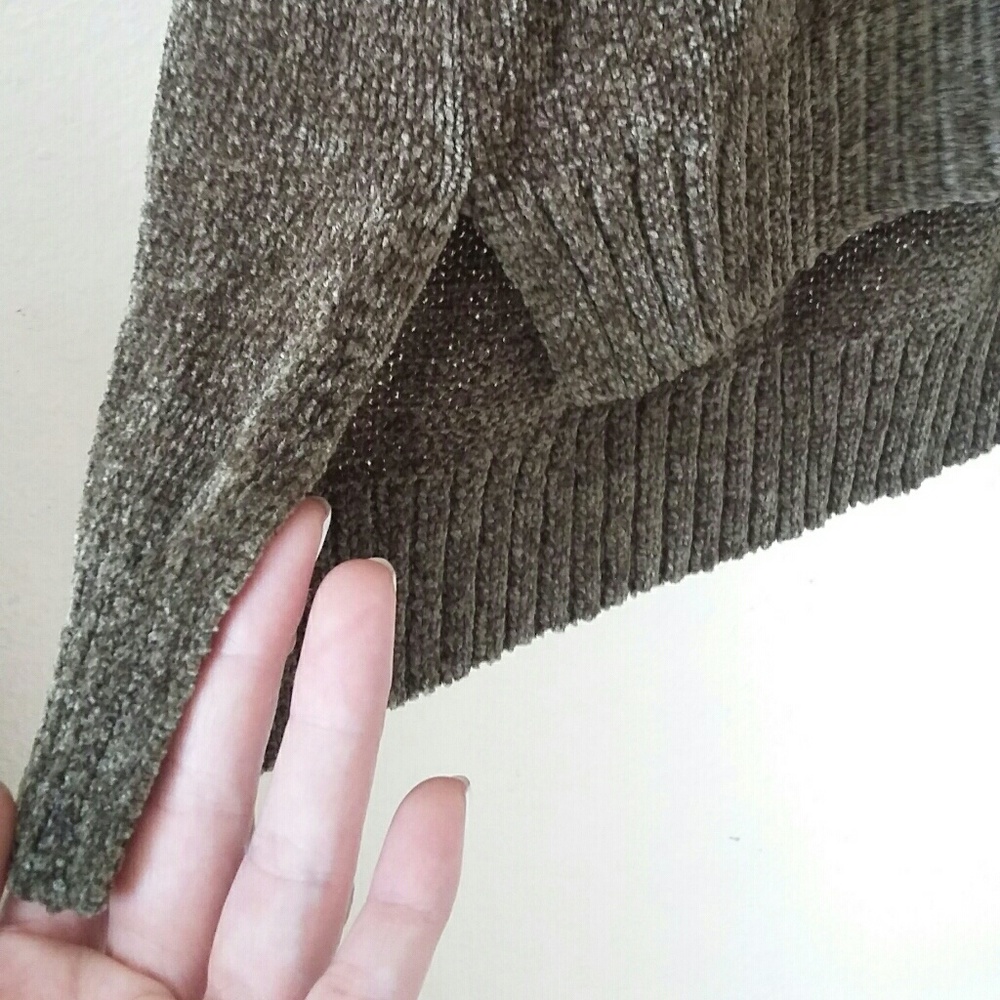 Sweater - Picture 4 of 5