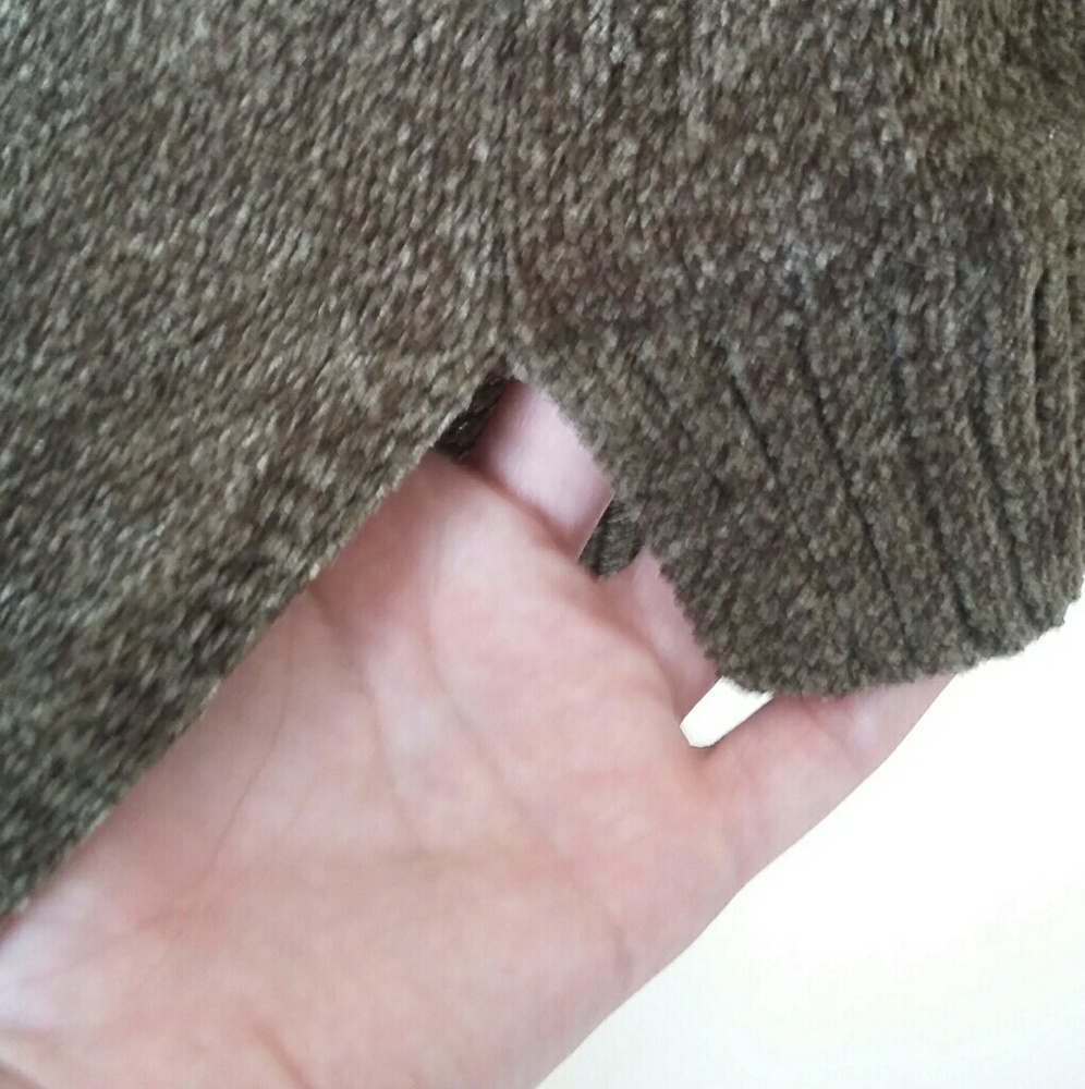 Sweater - Picture 5 of 5