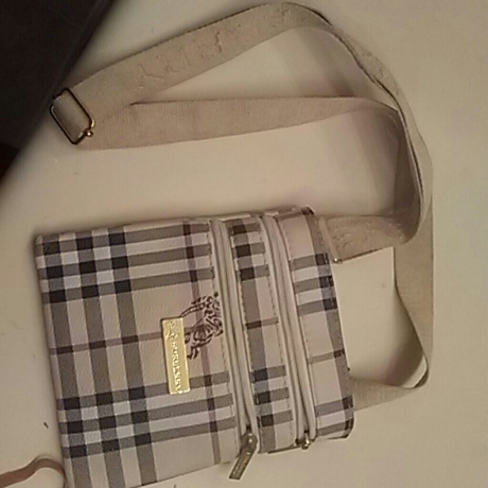 Burberry crossbody purse