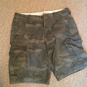 Men hollister army cargo shorts 31w