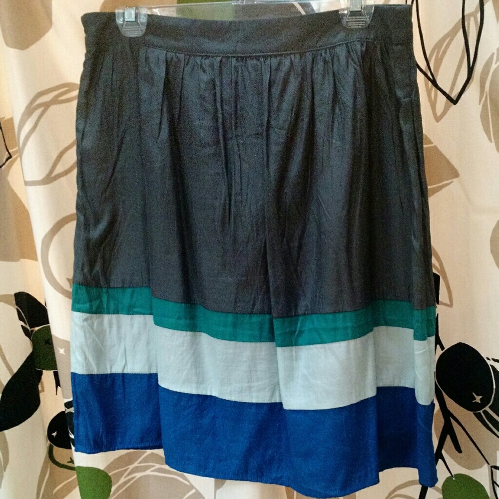 SALE🔚🔜❗ Lined color block skirt w/ pockets