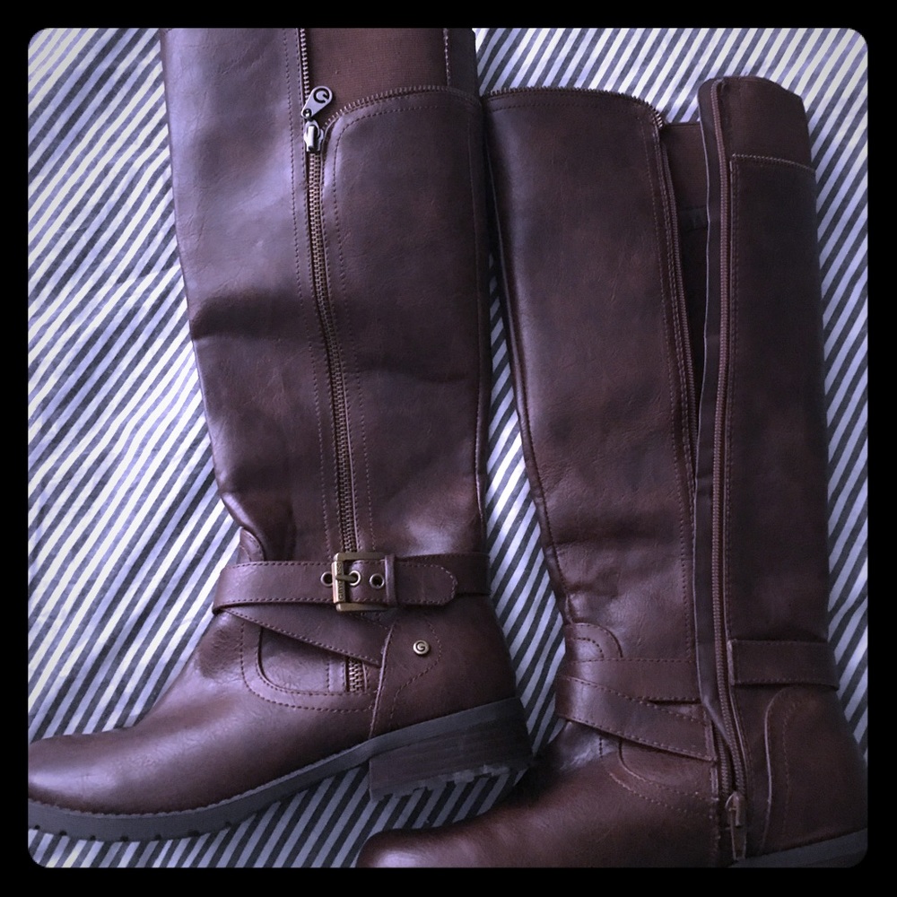GbyGUESS brown boots