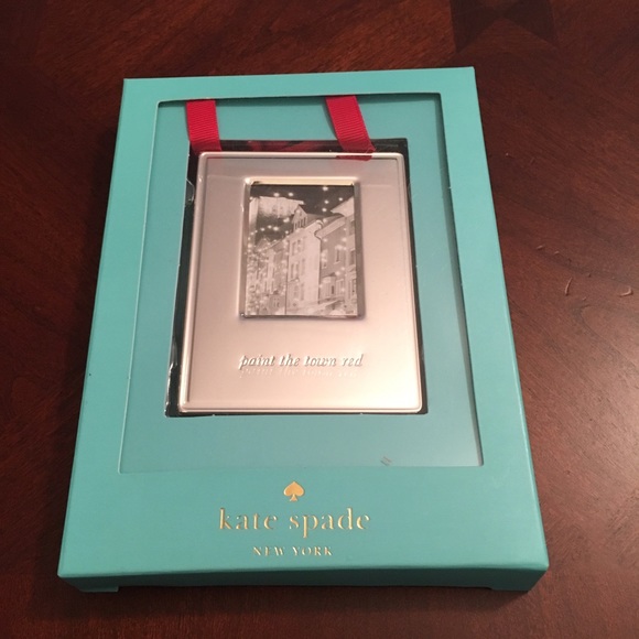 NEW Kate Spade 'Paint the Town Red' Ornament Frame - Picture 2 of 4