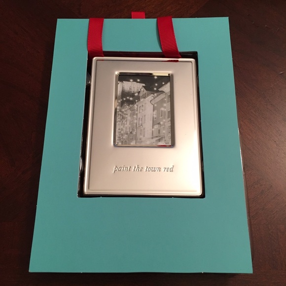 NEW Kate Spade 'Paint the Town Red' Ornament Frame - Picture 3 of 4