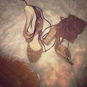 Brown suede, Kristin Cavalari open boot.